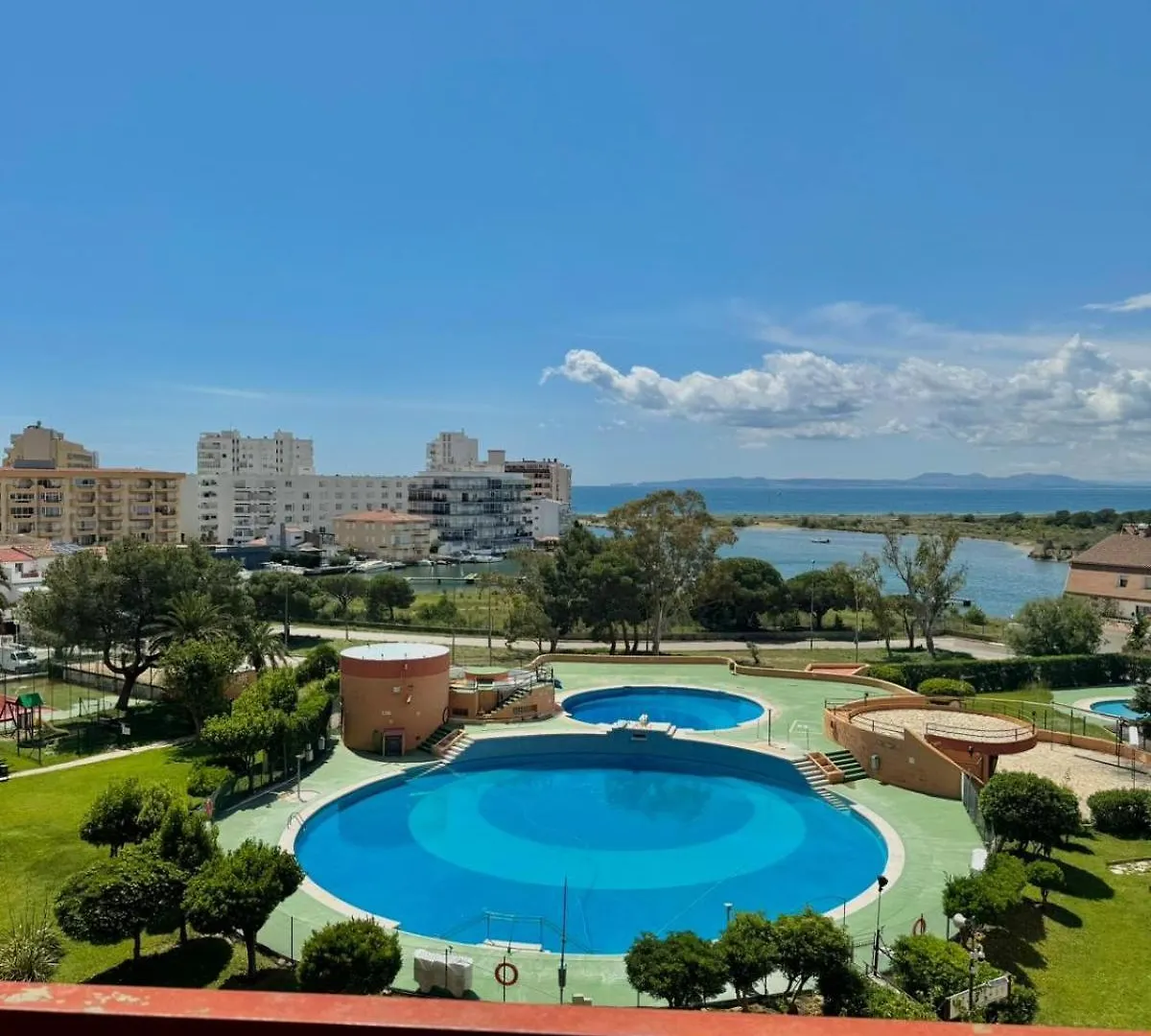 Studio Vue Mer A Roses